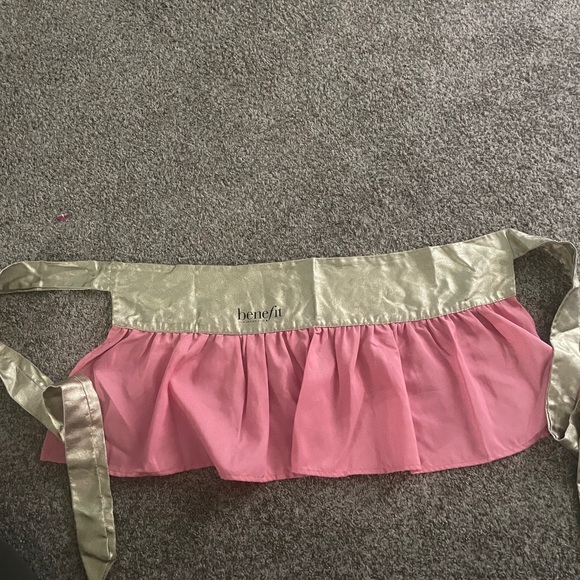 Benefit Cosmetics - Staff item apron - Picture 2 of 3
